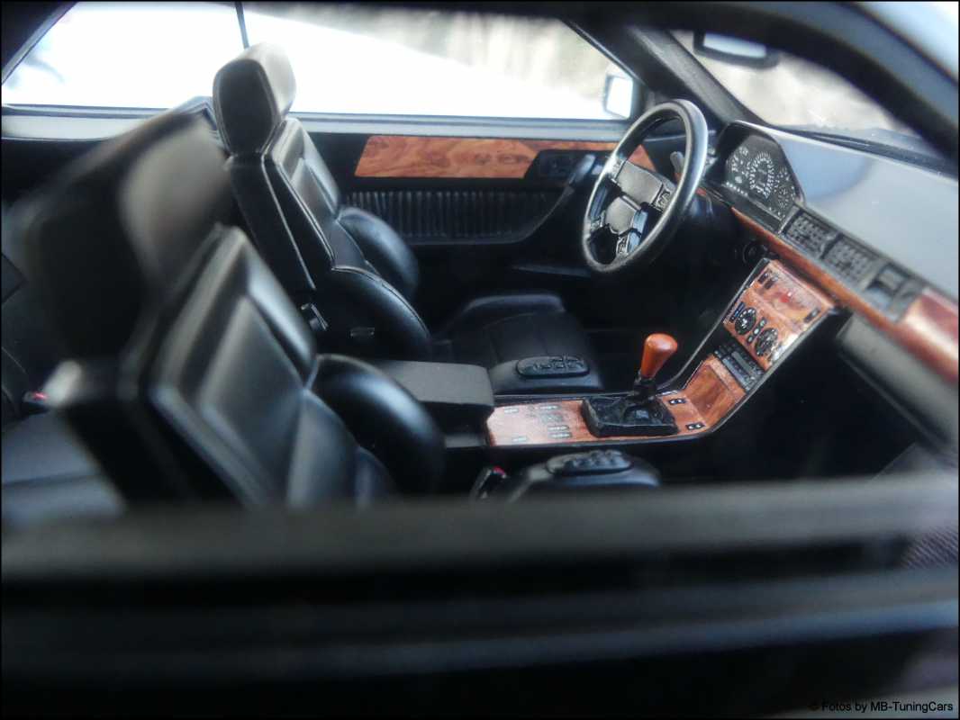 1:18 MERCEDES BENZ 300CE AMG 6,0 C124 1988 LIMITED MIT OVP